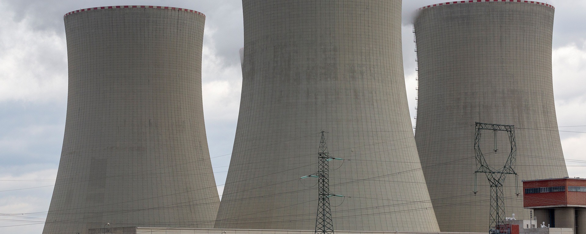 nuclear-power-plant-6798207_1920.jpg