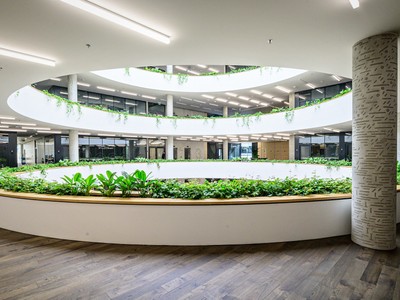 Stavební oskaři letošního roku rozdáni: SYNER získal titul Stavba roku 2025 za realizaci nové budovy ČSOB v Hradci Králové