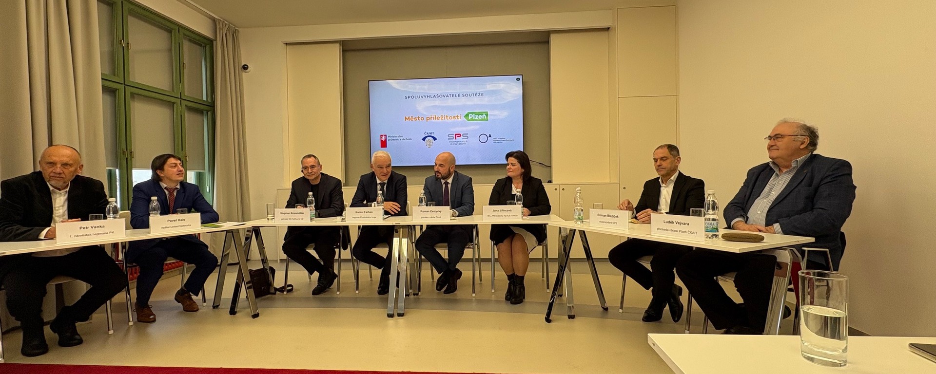 Foto Vyhlášení SR.jpeg