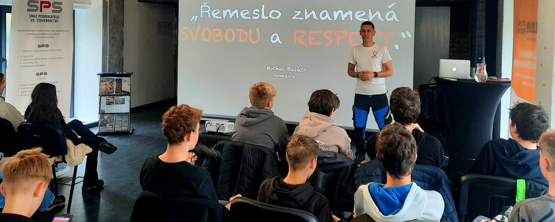 I. ÚVODNÍ fotka.jpg