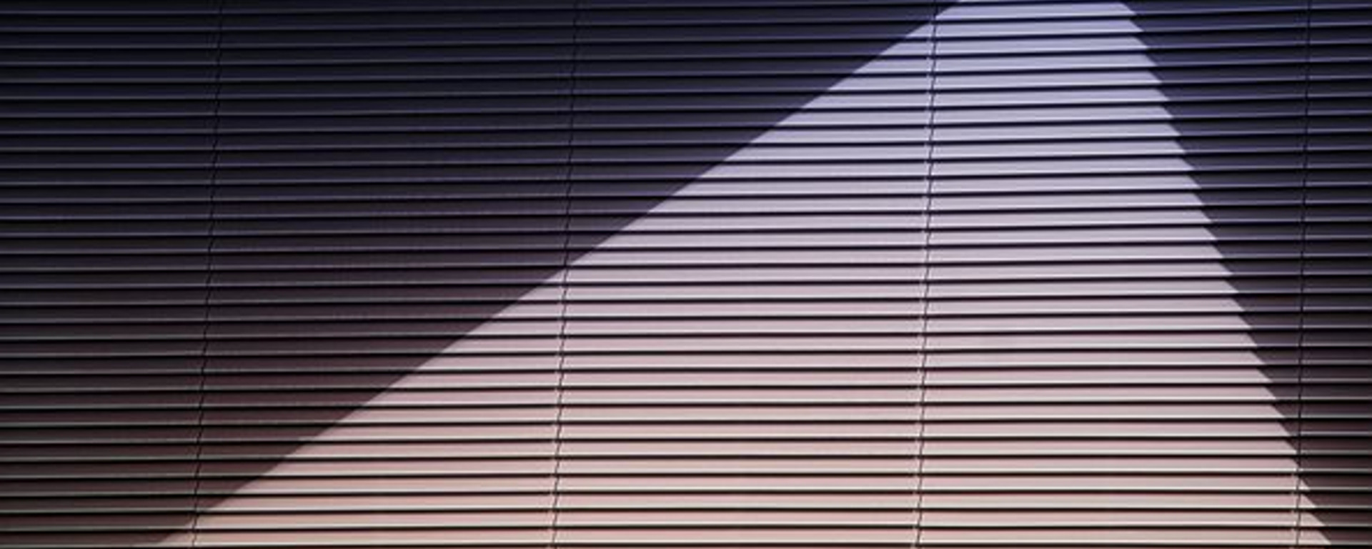 shadow-2584179__340.jpg