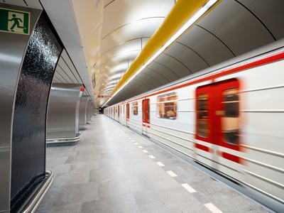 Zmodernizovaná stanice metra Českomoravská je opět v provozu